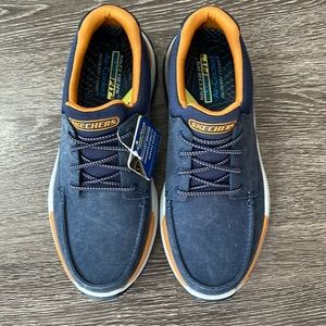 Skechers Mens size 9 air cooled memory foam shoes